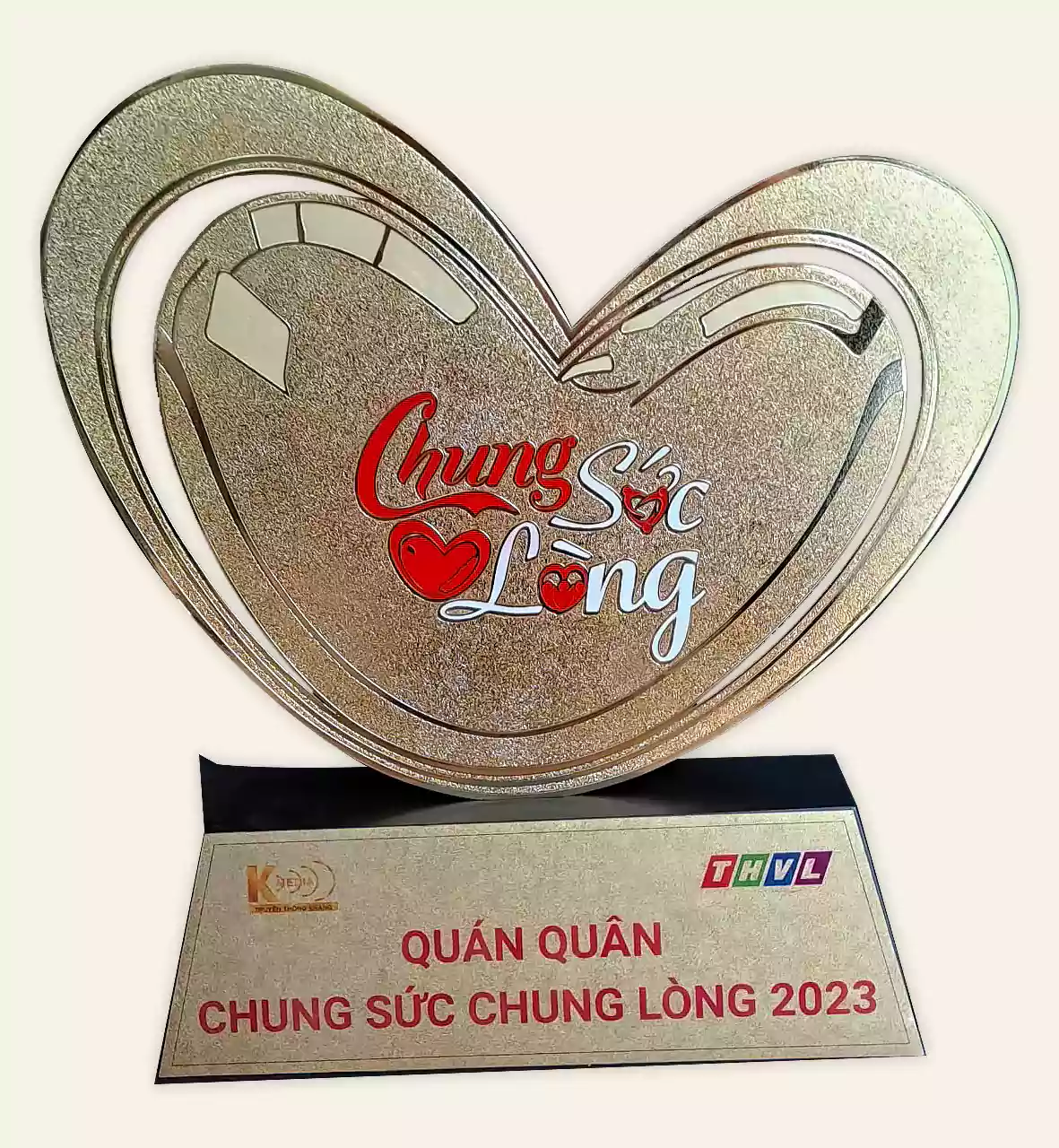 Cúp quán quân Chung Sức Chung Lòng 2023