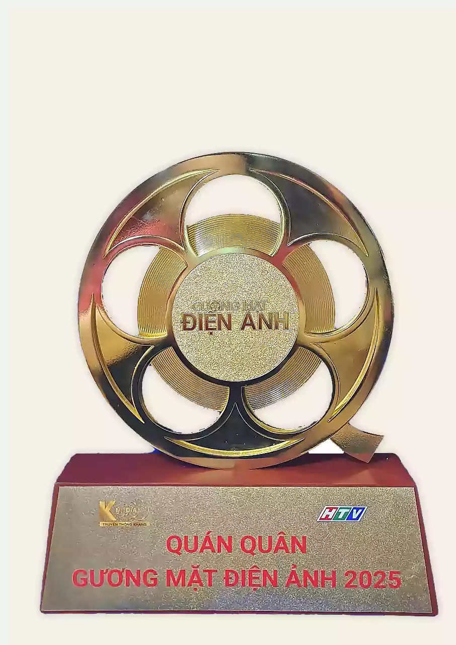 Cúp quán quân Gương Mặt Điện Ảnh 2025