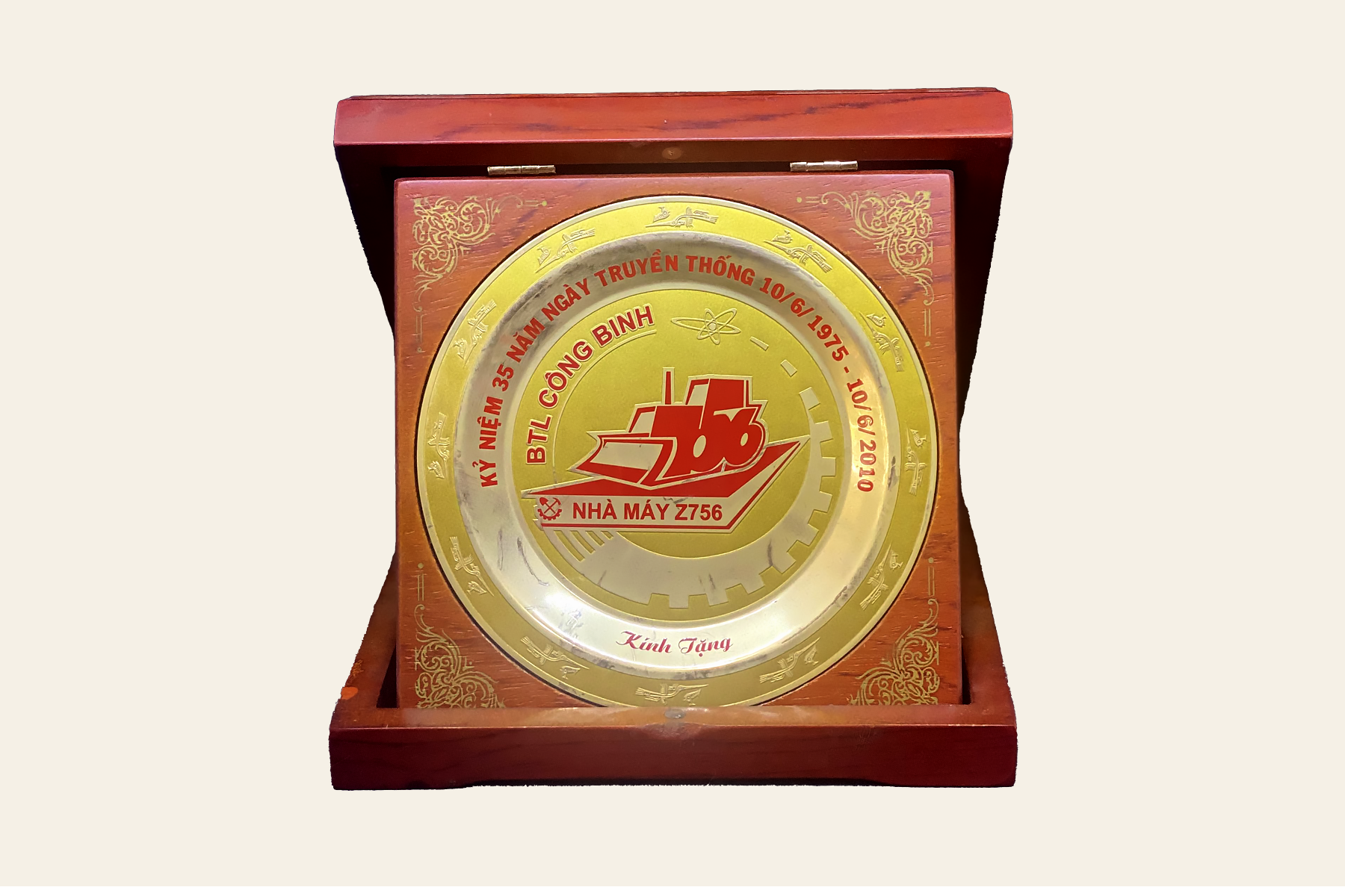 Cúp vinh danh doanh nghiệp do TC Handcraft chế tác
